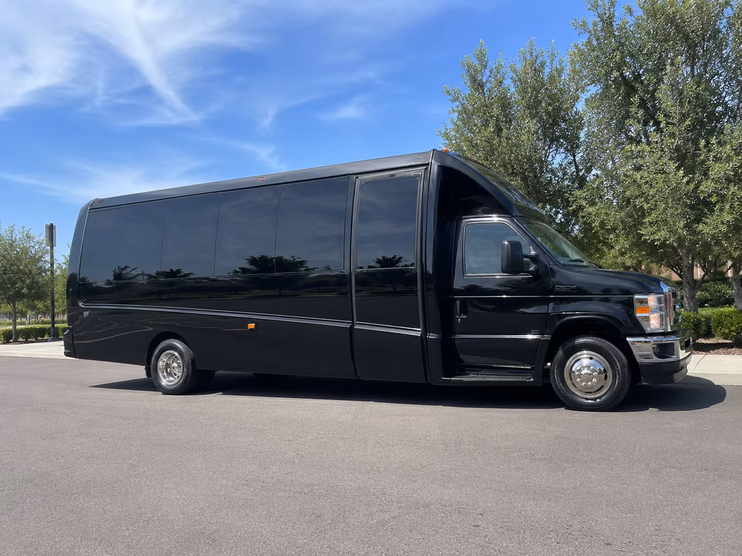 fayettevillecharterbuscompany com is how fayetteville wine tour groups skip the surge pricing and stay together